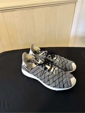 Nike Juvenate Woven Premium Black White Sneakers/833825-002/Size 7.5